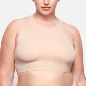NWOT Skims Sand Fits Everybody High Neck Bra